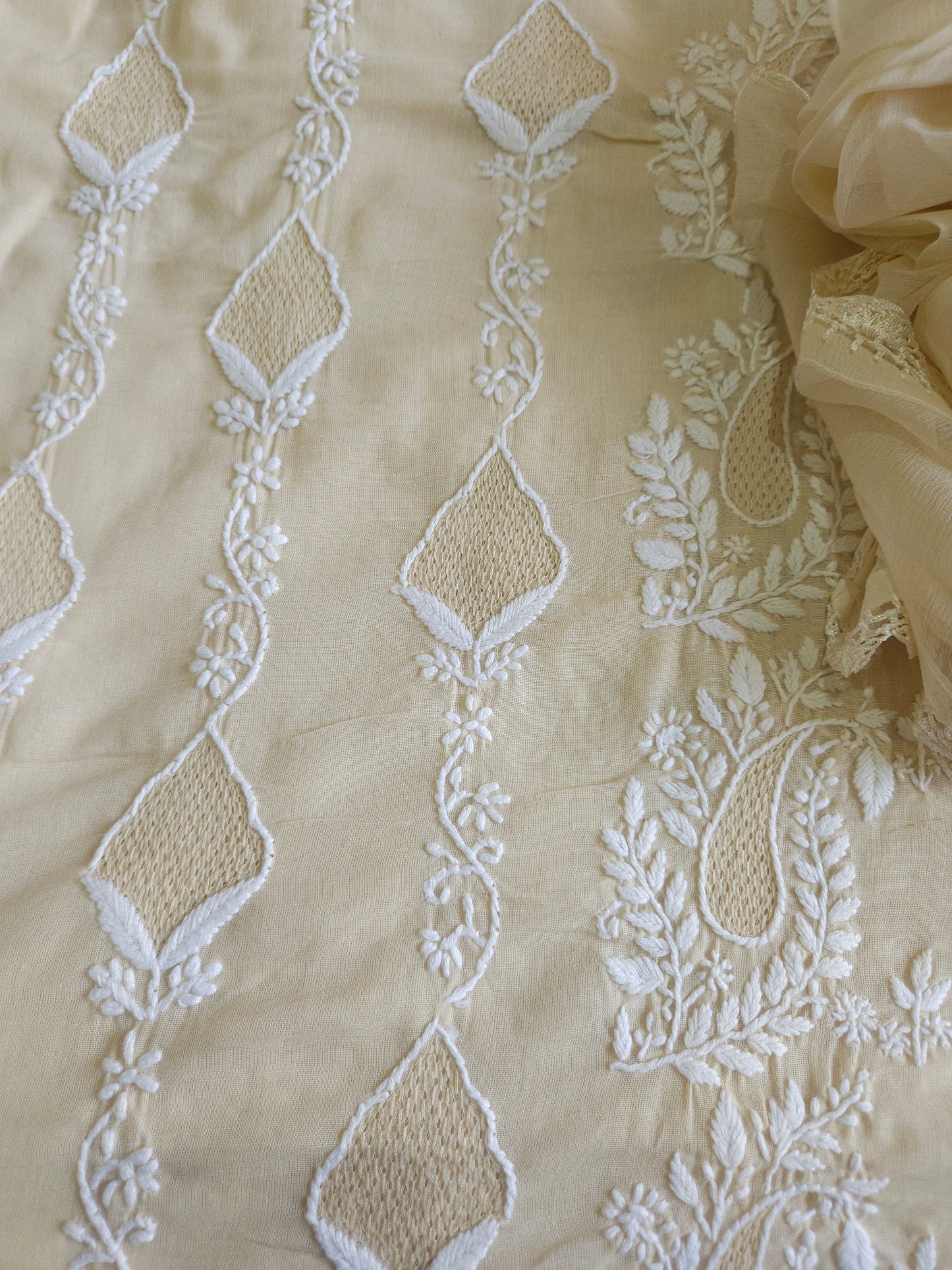 Soft Cotton 3Piece Unstiched Chikankari Suit